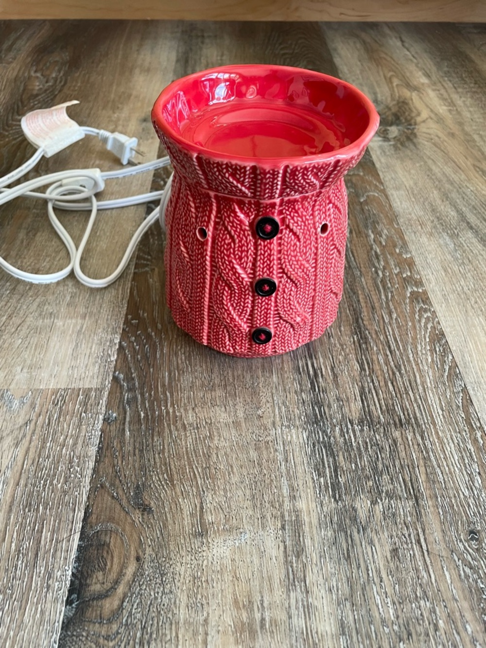 Scentsy Wax Warmer “Comfy Cozy” Full Sized Red Sweater Retired